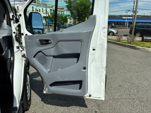Used 2015 Ford Transit 350 XLT RWD image 11