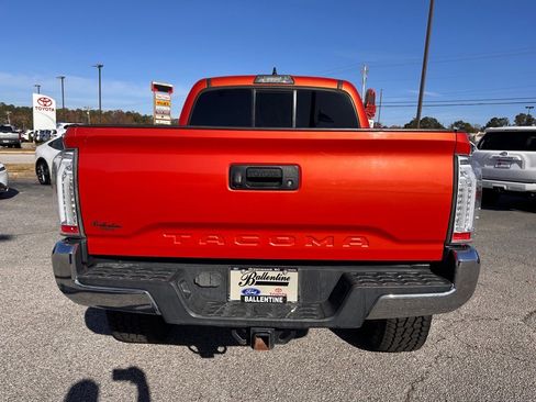 Used 2017 Toyota Tacoma SR5 image 4