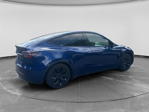 Used 2022 Tesla Model Y Long Range AWD/4WD image 4