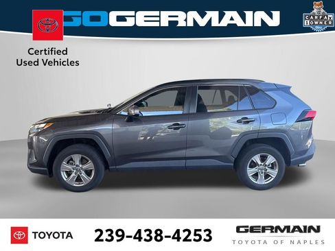 Used 2022 Toyota RAV4 XLE w/ Convenience Package FWD image 3