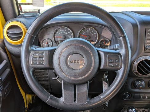 Used 2015 Jeep Wrangler Sport image 14