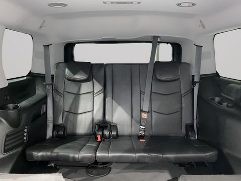 Used 2020 Cadillac Escalade Luxury RWD image 30