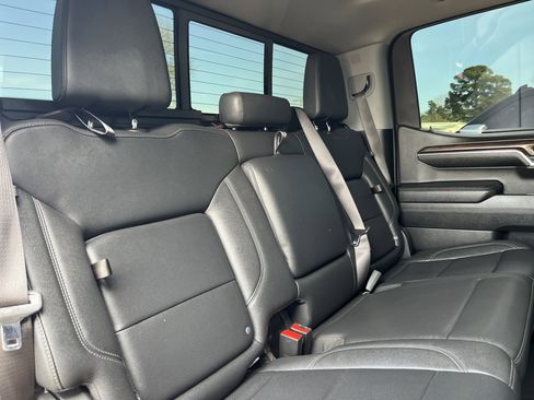 Used 2023 GMC Sierra 1500 SLT image 15