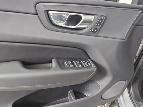 Certified 2025 Volvo XC60 B5 Plus image 19