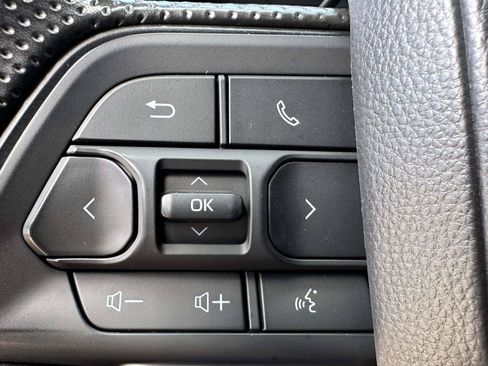 Used 2025 Toyota Tacoma SR AWD/4WD image 14