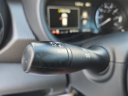 Used 2024 Nissan Kicks SV image 26