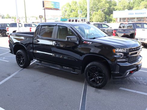 Used 2021 Chevrolet Silverado 1500 LT Trail Boss w/ Bed Protection Package AWD/4WD image 2