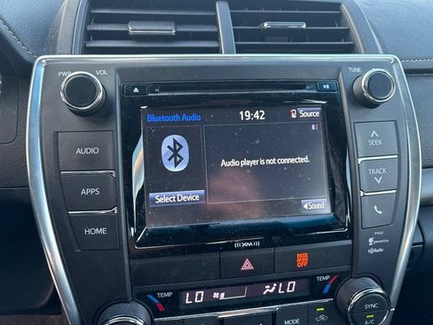 Used 2016 Toyota Camry XLE FWD image 16