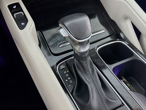 Used 2021 Kia Telluride SX w/ SX Prestige Package image 18