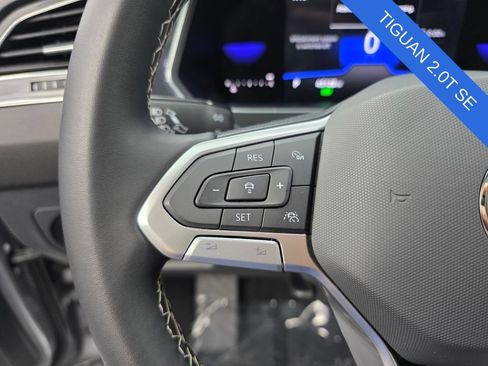 Used 2023 Volkswagen Tiguan SE w/ Panoramic Sunroof Package FWD image 20