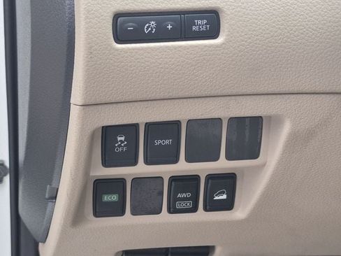 Used 2015 Nissan Rogue S AWD/4WD image 9