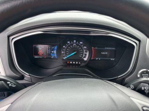 Used 2020 Ford Fusion SE image 28
