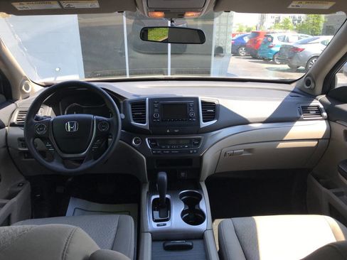 Used 2017 Honda Ridgeline RTS image 11