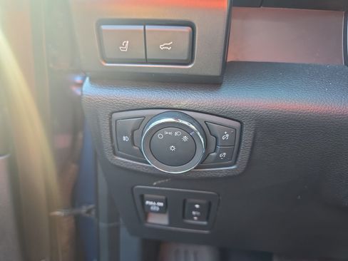 Used 2018 Ford Expedition Limited w/ Equipment Group 301A AWD/4WD image 15