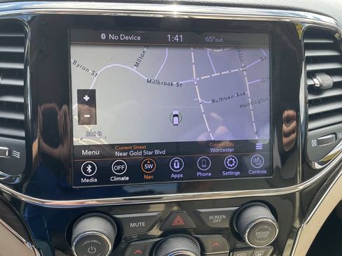 Used 2020 Jeep Grand Cherokee Limited AWD/4WD image 19