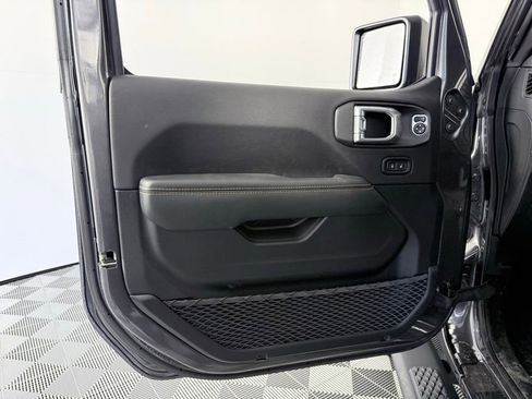 New 2026 Jeep Gladiator Sahara image 9