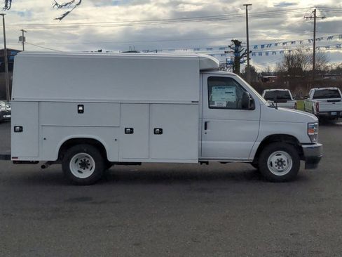 New 2024 Ford E-350 and Econoline 350 Super Duty w/ Power Windows & Locks Group RWD image 6