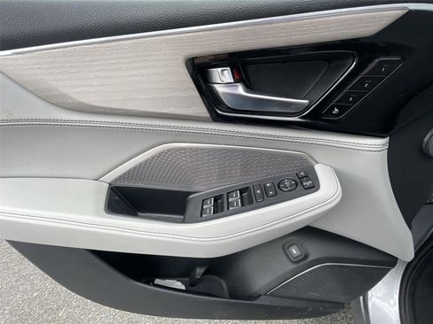 Used 2023 Acura MDX SH-AWD w/ Advance Package image 12