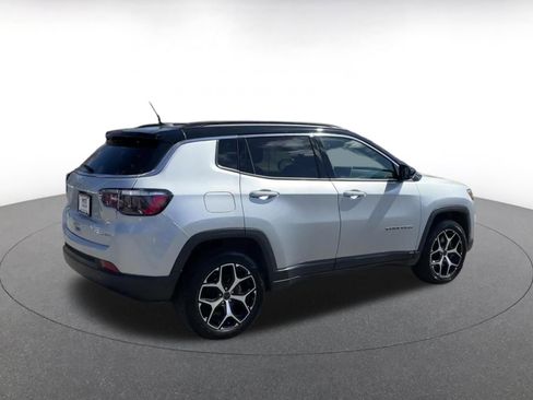 Used 2025 Jeep Compass Limited image 14