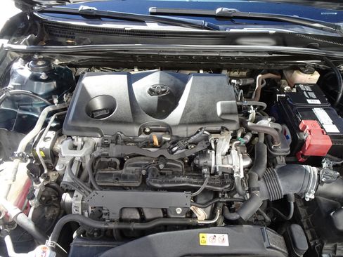 Used 2018 Toyota Camry XSE image 18