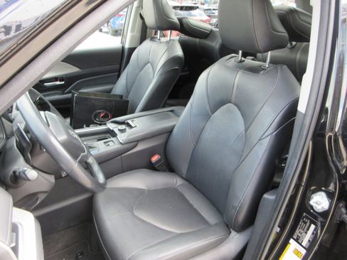 Used 2024 Toyota Grand Highlander Platinum image 20