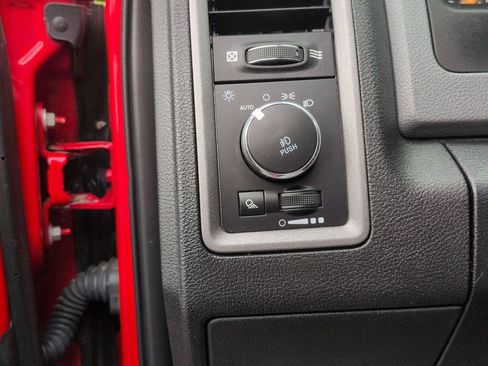 Used 2018 RAM 1500 Express w/ Express Value Package AWD/4WD image 24