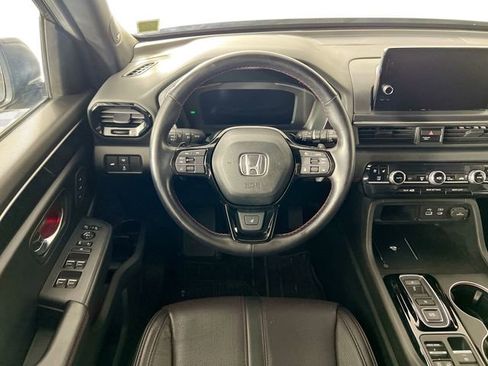 Certified 2025 Honda Pilot Black Edition image 26