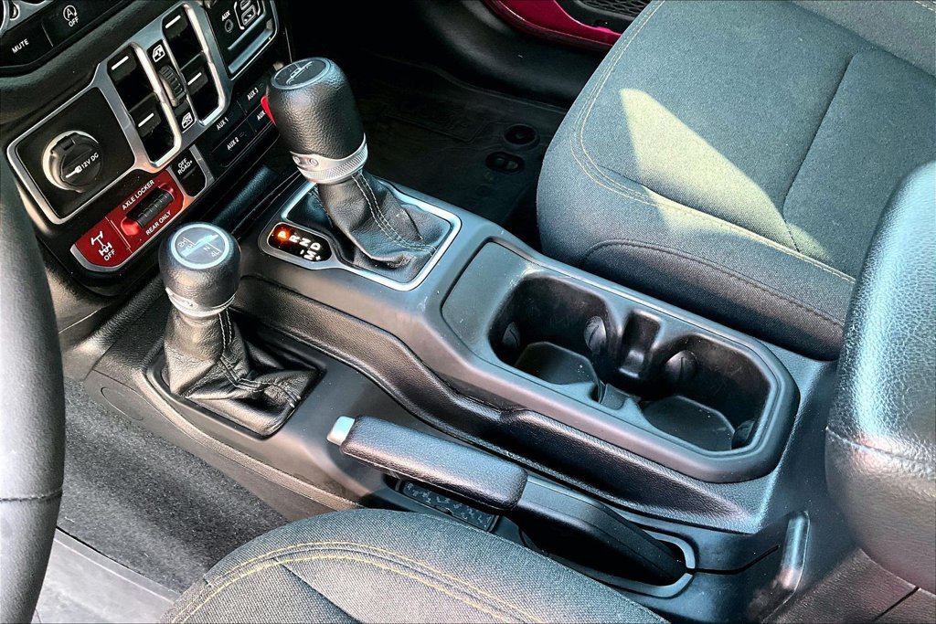 Used 2024 Jeep Gladiator Sport AWD/4WD image 16