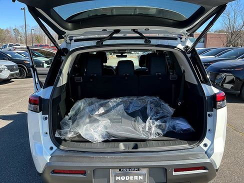 New 2026 Nissan Pathfinder SL image 26