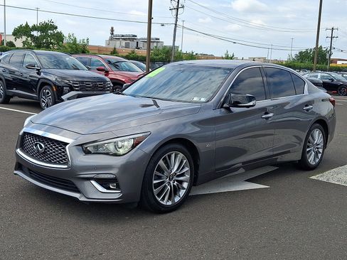 Used 2019 INFINITI Q50 Luxe w/ Essential Package (3.0T Luxe) AWD/4WD image 3