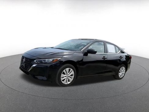 Used 2025 Nissan Sentra S FWD image 8