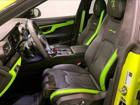 Used 2024 Lamborghini Urus S AWD/4WD image 8