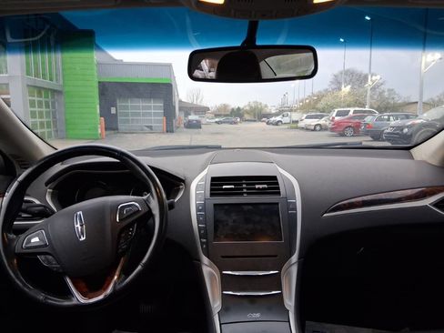 Used 2013 Lincoln MKZ FWD image 13