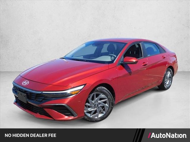 Used 2024 Hyundai Elantra SEL FWD image 1