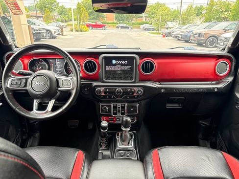 Used 2018 Jeep Wrangler Unlimited Rubicon w/ Dual Top Group AWD/4WD image 12