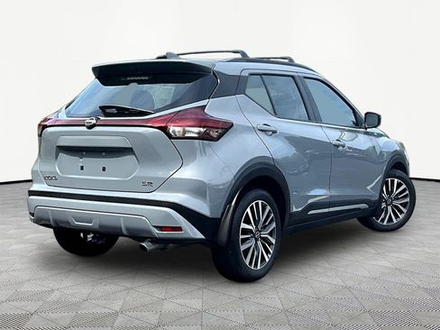 Used 2022 Nissan Kicks SR w/ Interior Electronics Package FWD image 6
