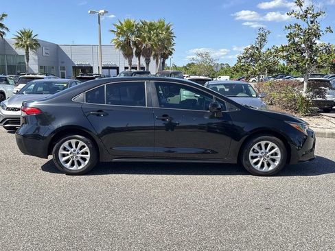 Used 2021 Toyota Corolla LE w/ LE Convenience Package image 2