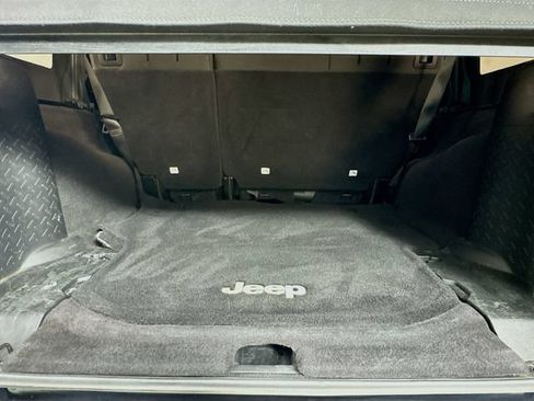 Used 2015 Jeep Wrangler Unlimited Sahara w/ Max Tow Package AWD/4WD image 24