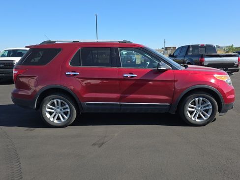 Used 2013 Ford Explorer XLT AWD/4WD image 9