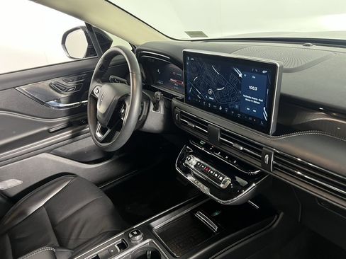 Used 2024 Lincoln Corsair Reserve w/ Equipment Group 201A image 31