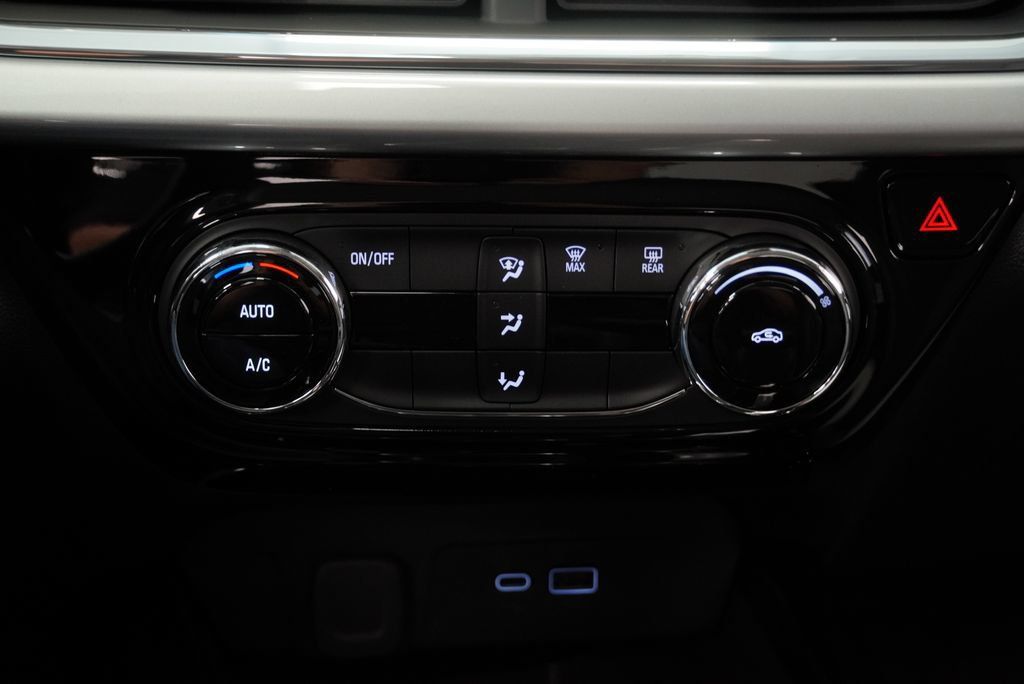 New 2026 Chevrolet Trax LT FWD image 17