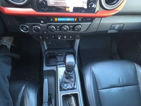 Used 2019 Toyota Tacoma TRD Pro AWD/4WD image 10