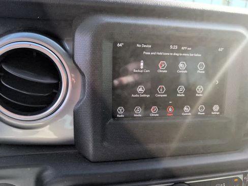 Used 2021 Jeep Wrangler Unlimited Sahara AWD/4WD image 10