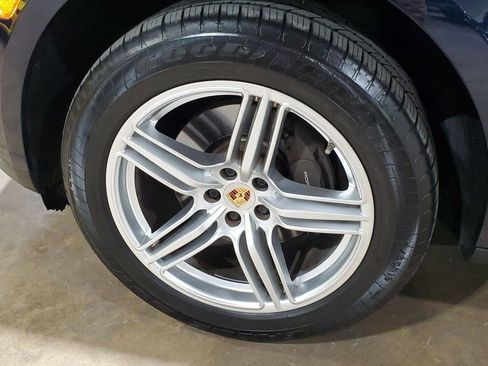 Used 2020 Porsche Macan image 45