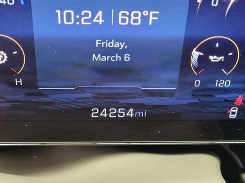 Used 2025 Chevrolet Suburban Z71 image 26