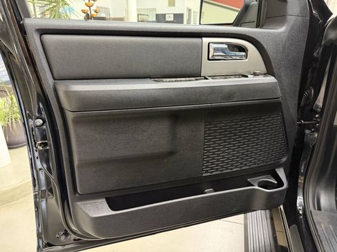 Used 2017 Ford Expedition Limited w/ Equipment Group 301A AWD/4WD image 10