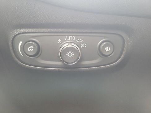 Certified 2020 Chevrolet Equinox LT w/ Driver Convenience Package image 10