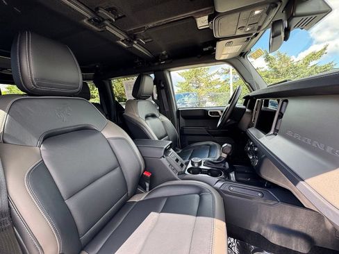 Used 2025 Ford Bronco Outer Banks AWD/4WD image 35