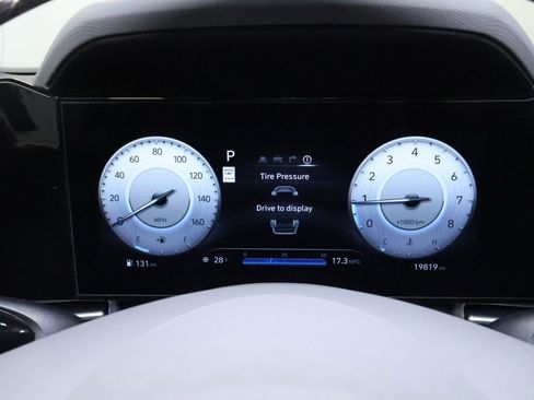 Used 2025 Hyundai Elantra SEL image 18