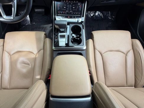Used 2019 Audi Q8 Prestige w/ Luxury Package AWD/4WD image 50